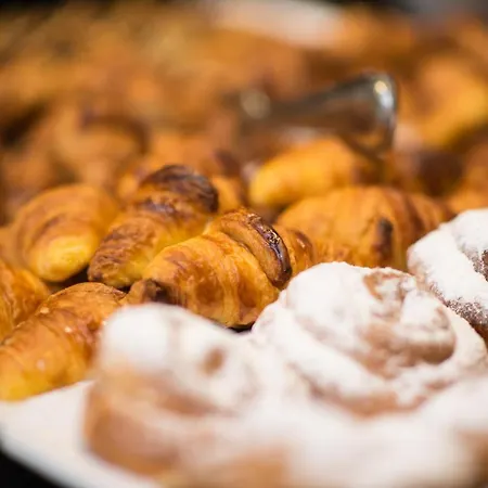 Capri By Fraser Leipzig