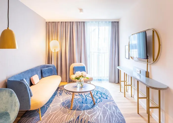 Capri By Fraser Lipsk