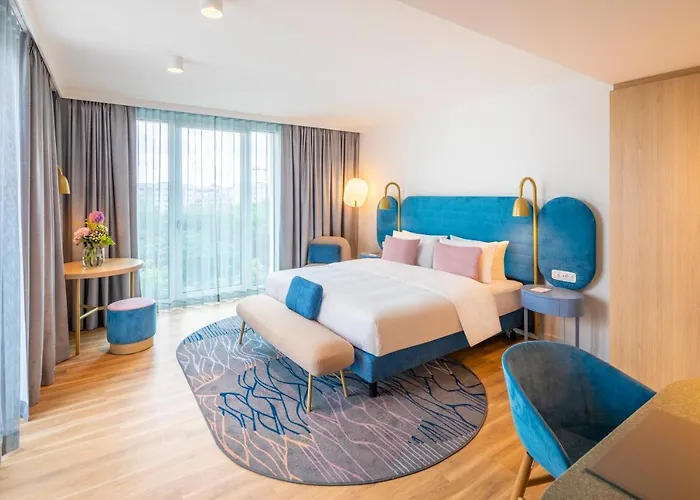 Capri By Fraser Lipsk